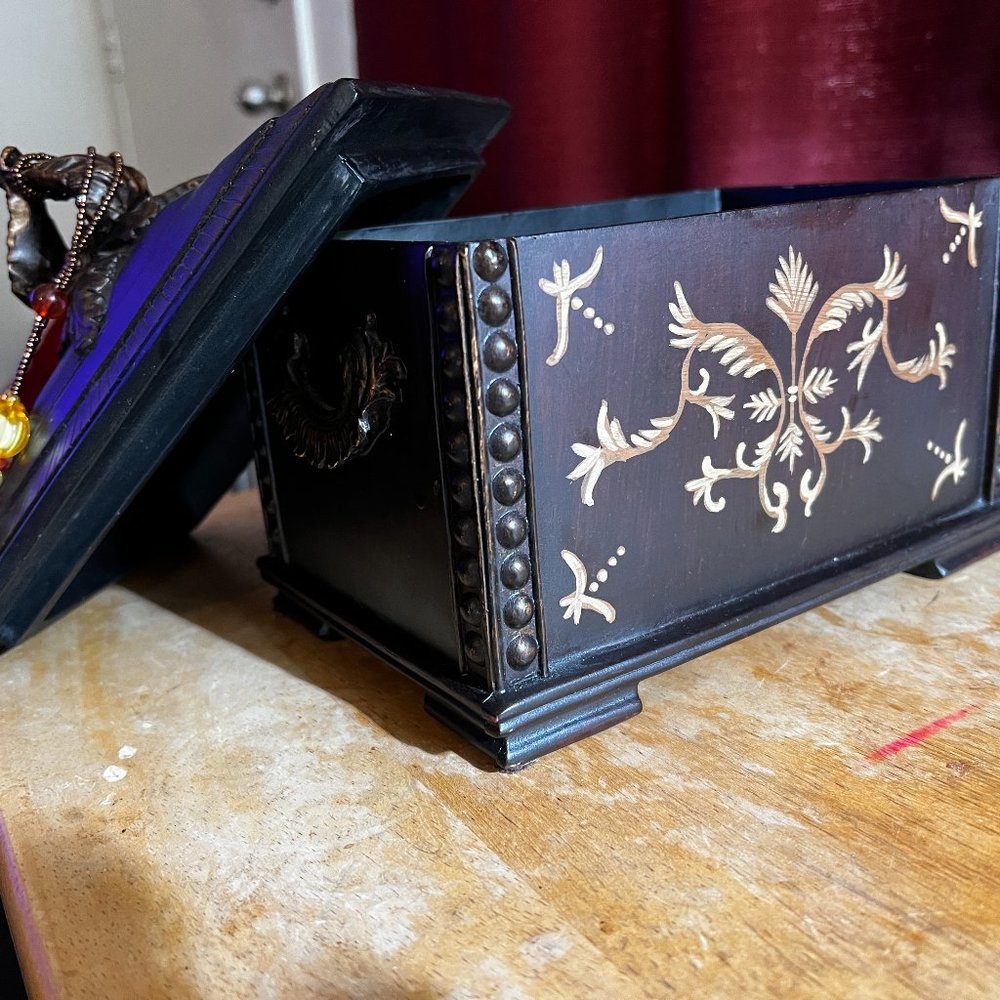 Sterling Industries Curled Leaf Decor / Storage Box